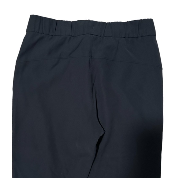 Lululemon On The Fly Crop Woven 23" Mid Rise Wrinkle Free Athleisure Black Sz 6 - Picture 9 of 12